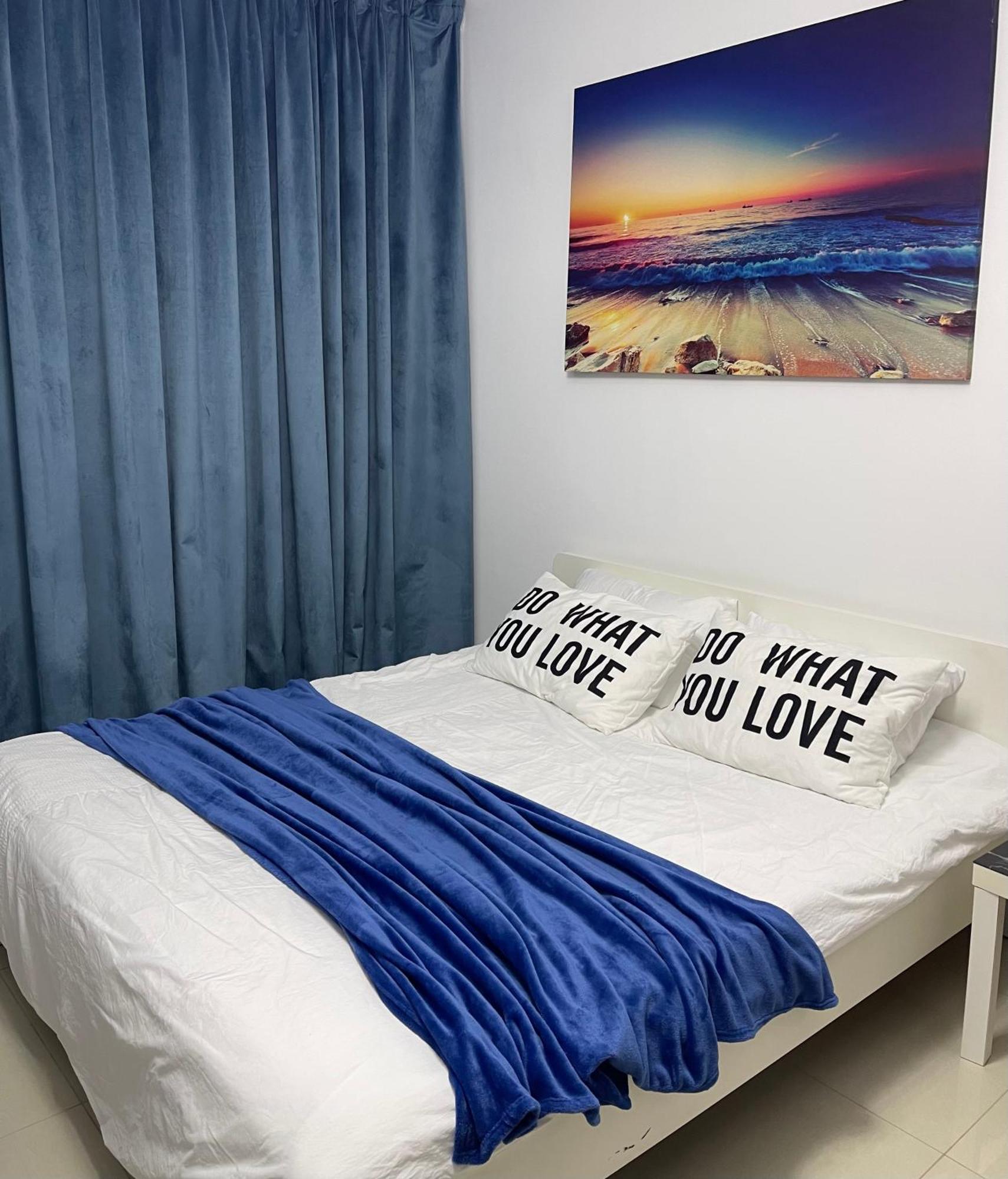 Great View, Dubai Sportcity, Parking Included, Nice Apartments Room photo
